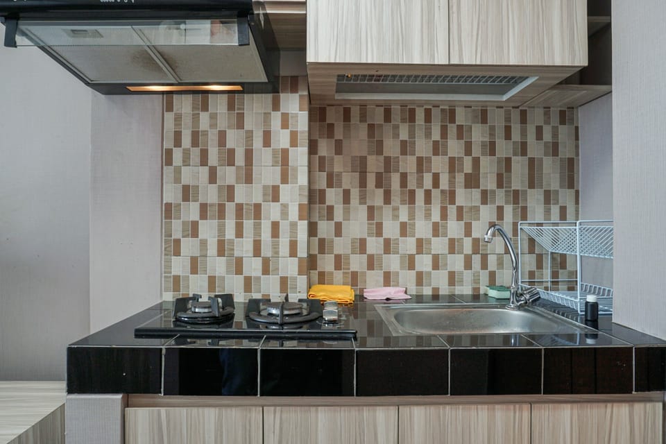 Room | Private kitchen | Fridge, stovetop, cookware/dishes/utensils