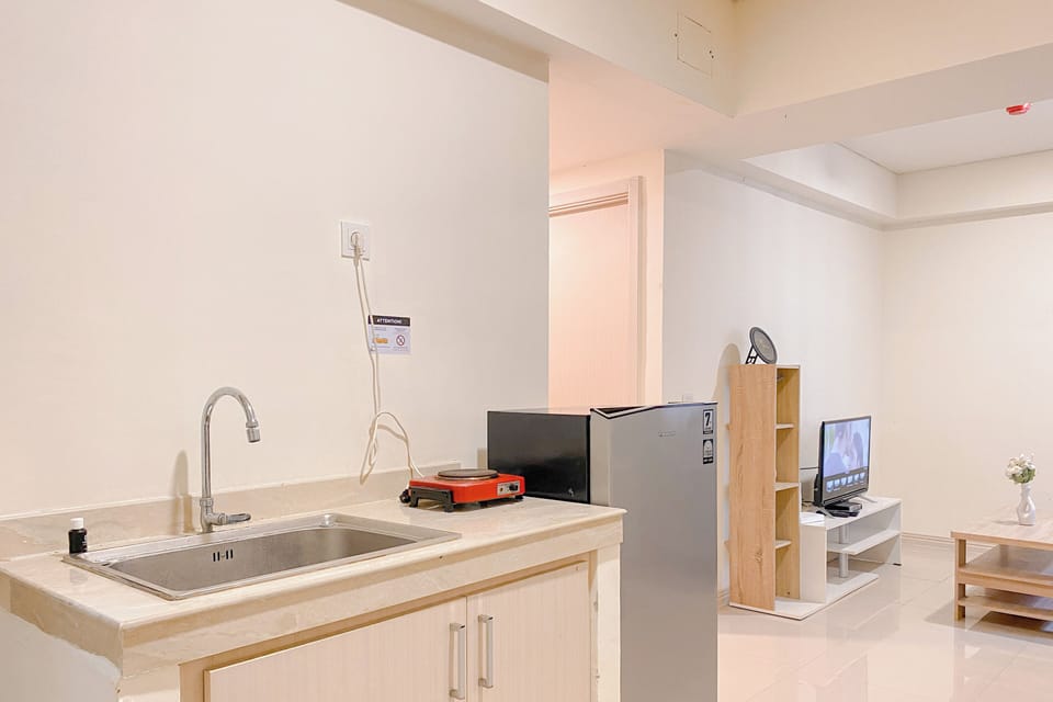 Room | Private kitchen | Fridge, stovetop, cookware/dishes/utensils