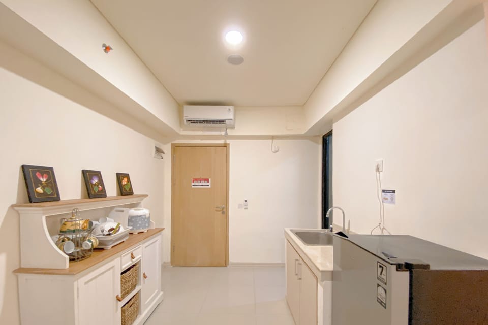 Room | Living area | TV