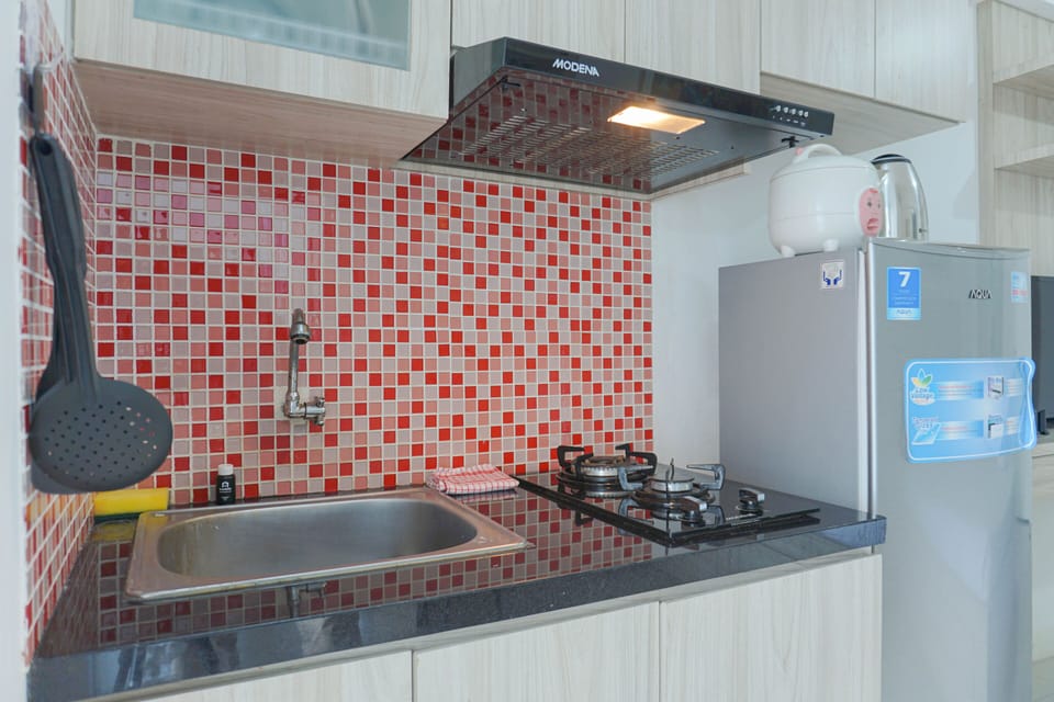 Room | Private kitchen | Fridge, stovetop, cookware/dishes/utensils