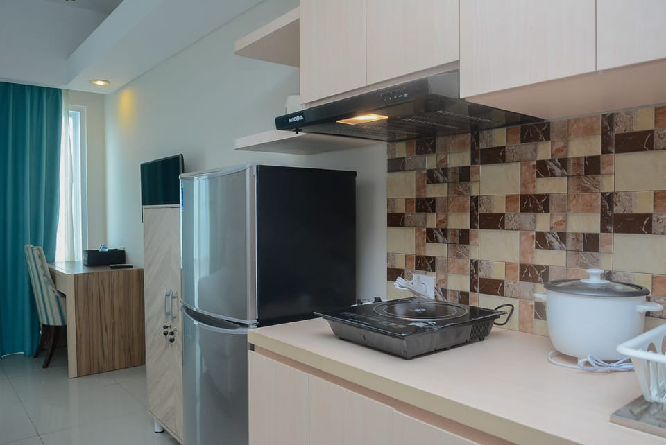 Room | Private kitchen | Fridge, stovetop, dishwasher, cookware/dishes/utensils