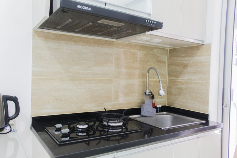 Room | Private kitchen | Fridge, stovetop, cookware/dishes/utensils