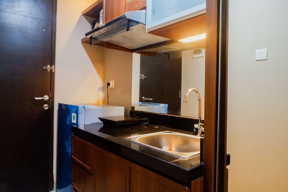 Room | Private kitchen | Fridge, stovetop, cookware/dishes/utensils