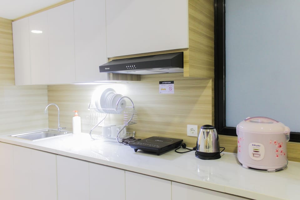 Room | Private kitchen | Fridge, stovetop, cookware/dishes/utensils