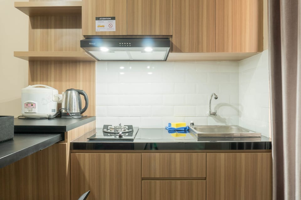 Room | Private kitchen | Fridge, stovetop, electric kettle, cookware/dishes/utensils