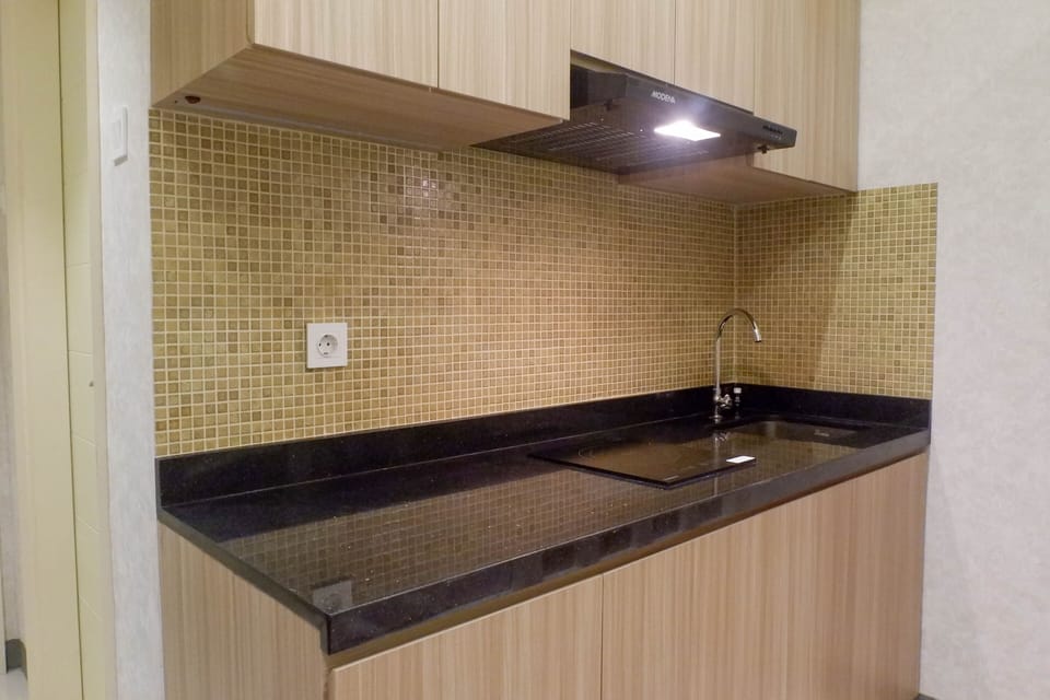 Room | Private kitchen | Fridge, stovetop, cookware/dishes/utensils