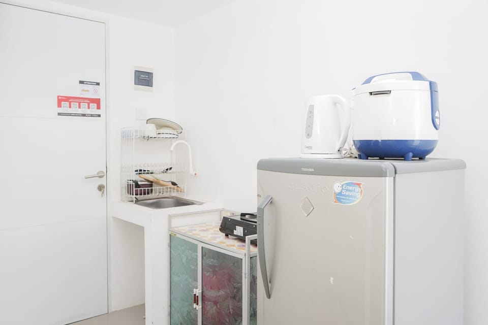 Room | Private kitchen | Fridge, stovetop, cookware/dishes/utensils