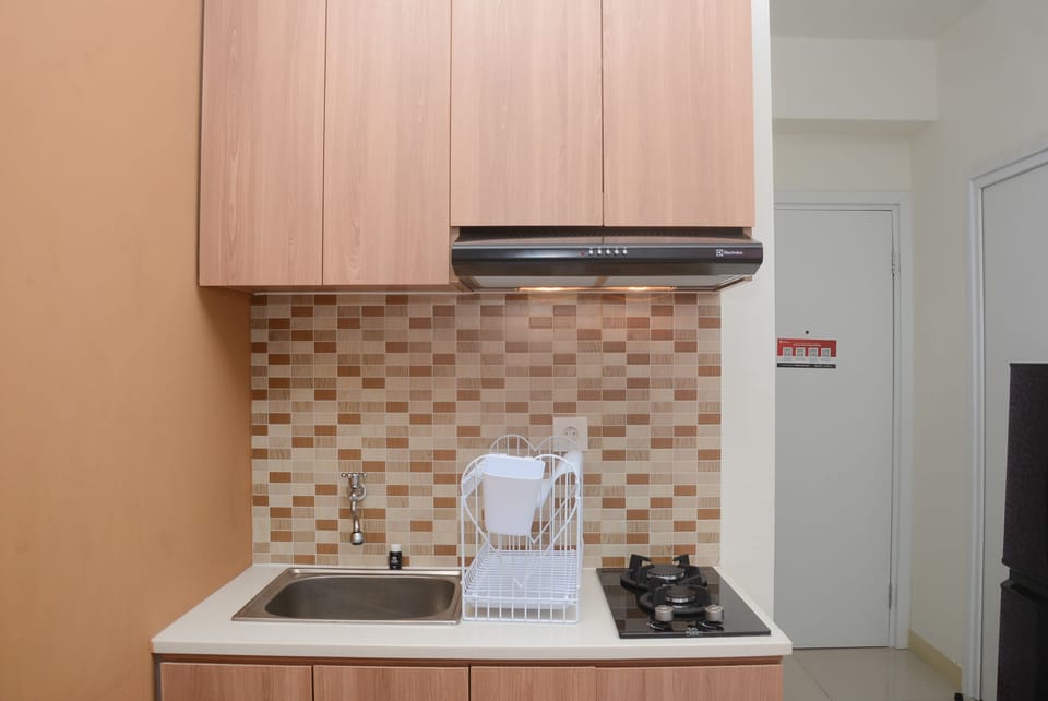 Room | Private kitchen | Fridge, stovetop, cookware/dishes/utensils