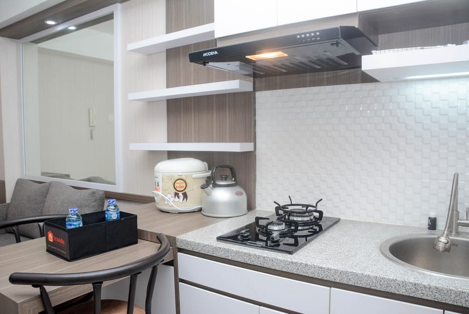 Room | Private kitchen | Fridge, stovetop, cookware/dishes/utensils