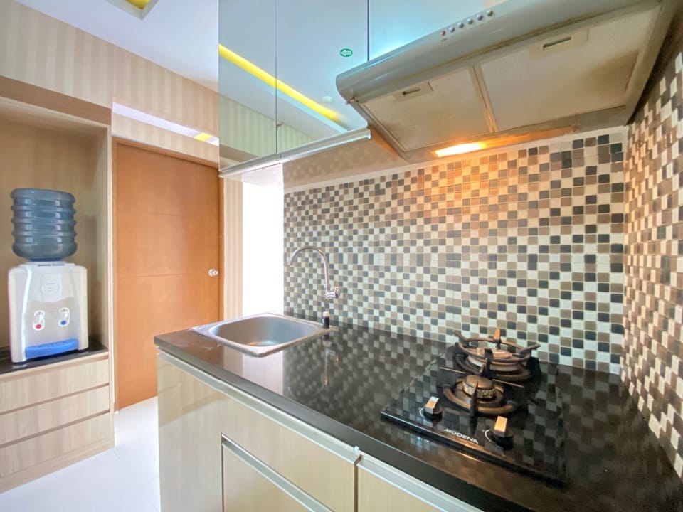 Room | Private kitchen | Fridge, stovetop, cookware/dishes/utensils