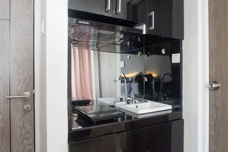 Room | Private kitchen | Fridge, stovetop, cookware/dishes/utensils