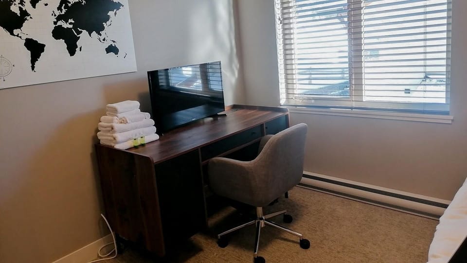 Townhome, 3 Bedrooms | Business center