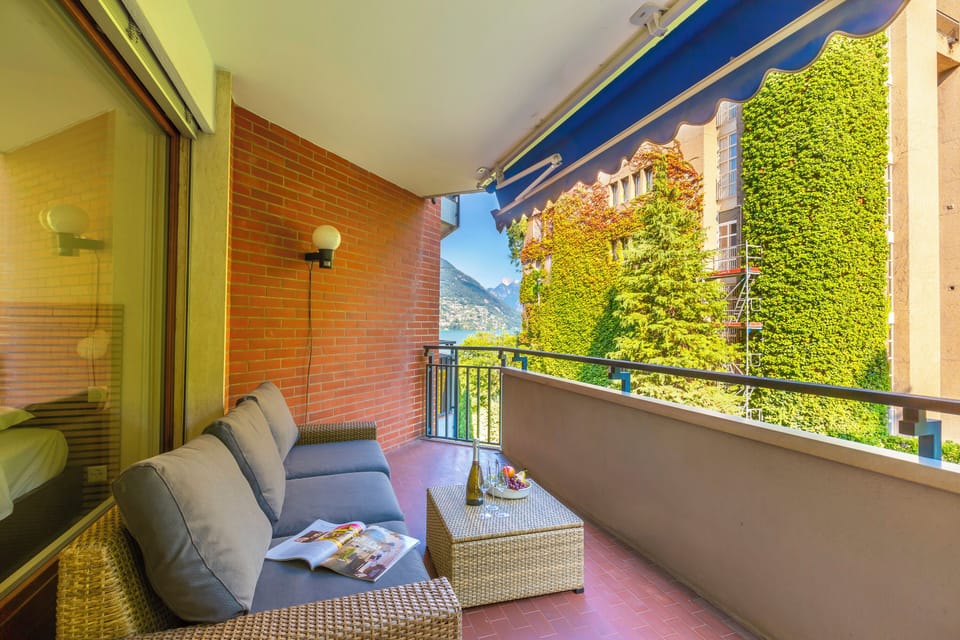 Family Apartment, 1 Bedroom, Balcony, Lakeside (Coloratura Frontlake Lugano with) | Property grounds