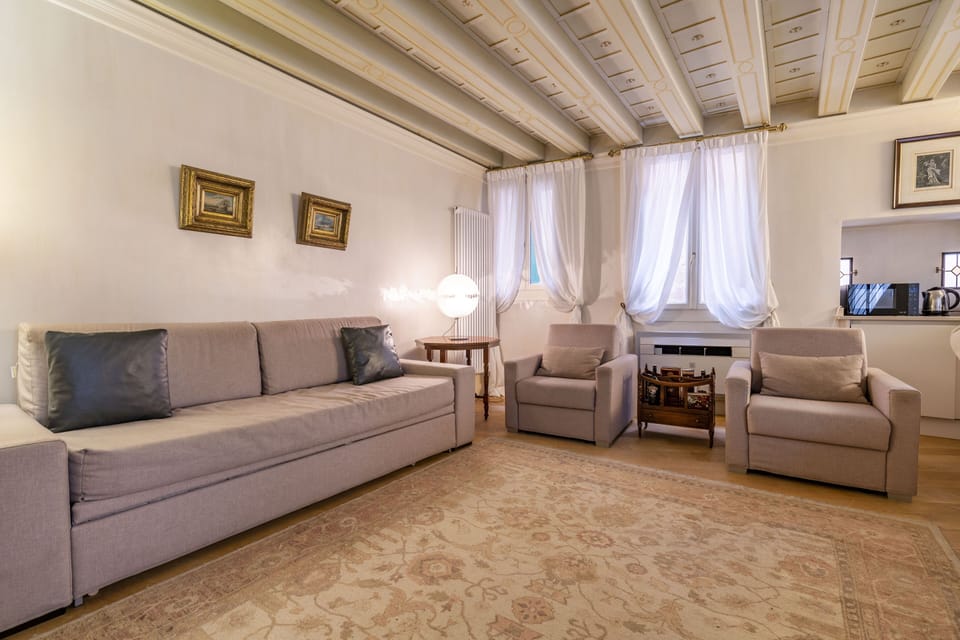 Deluxe Apartment | Living area