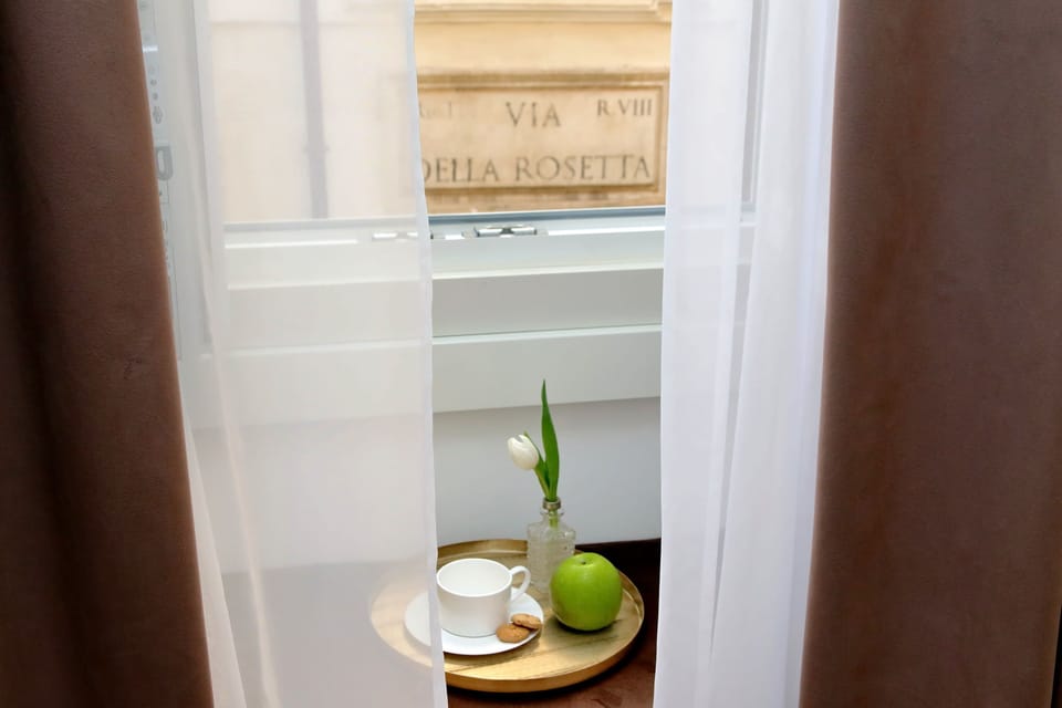 Deluxe Double Room, 1 King Bed | Frette Italian sheets, premium bedding, down comforters, pillowtop beds