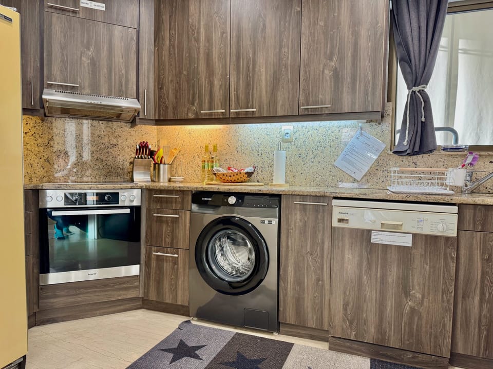 Apartment | Private kitchen | Fridge, microwave, oven, stovetop
