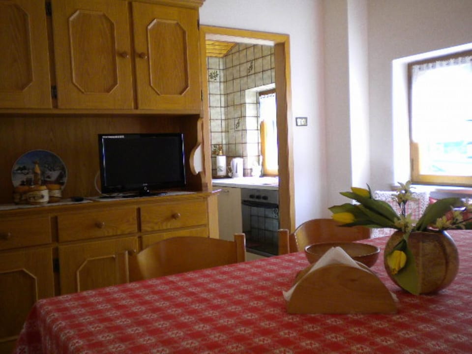 Apartment, 2 Bedrooms, Smoking, Balcony | Dining room