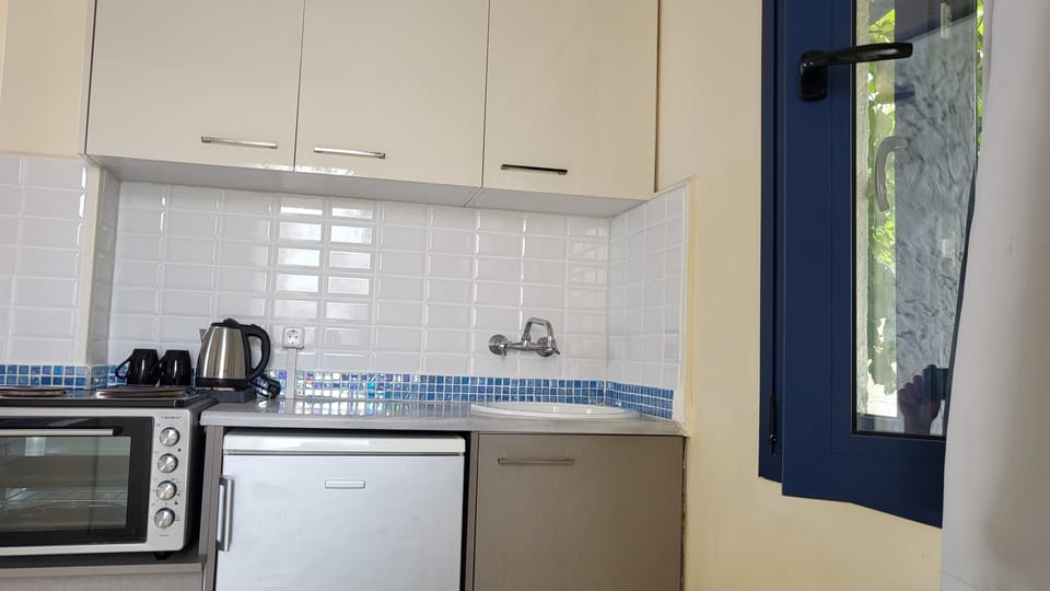 Apartment, 1 Bedroom, Balcony, Garden View | Interior