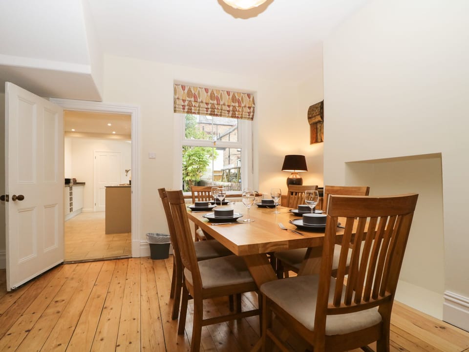 Cottage | Private kitchen | Fridge, microwave, dishwasher, electric kettle