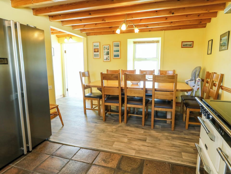 Cottage | Dining