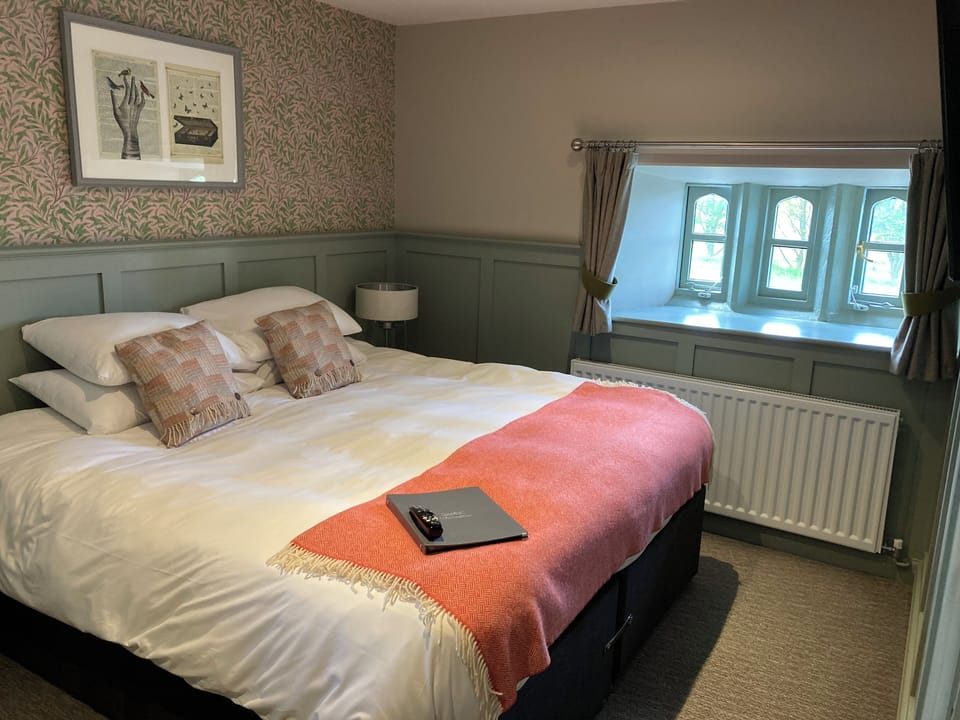 Standard Quadruple Room | Iron/ironing board, free WiFi, bed sheets