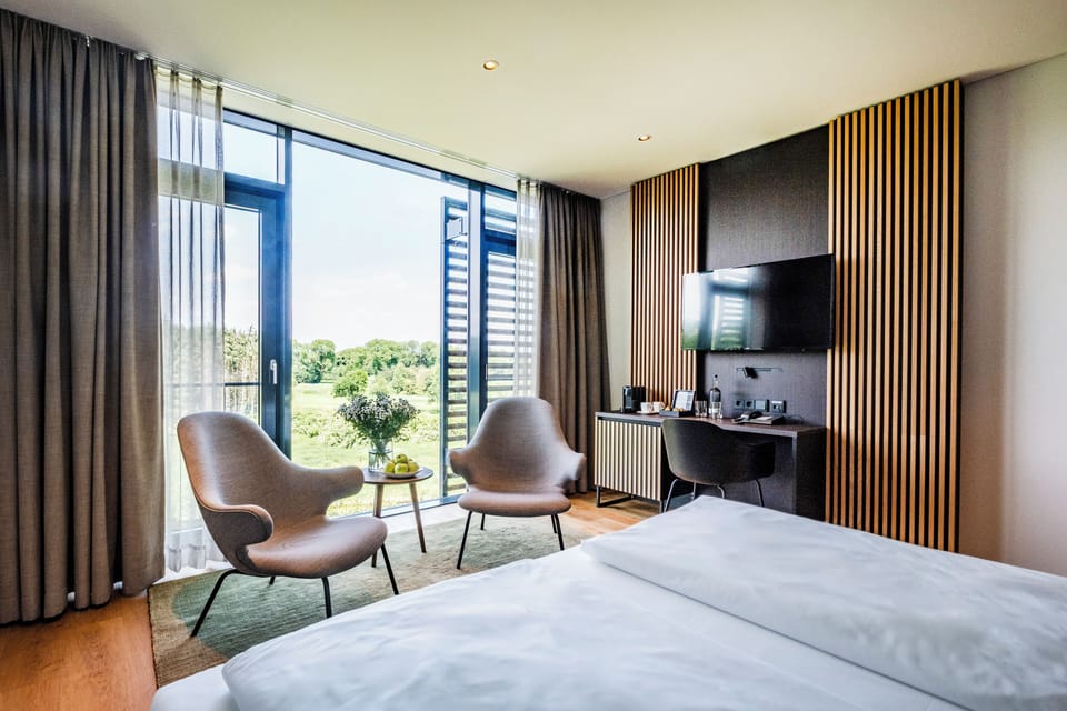 Superior mit Wasserblick | In-room safe, blackout drapes, soundproofing, free WiFi