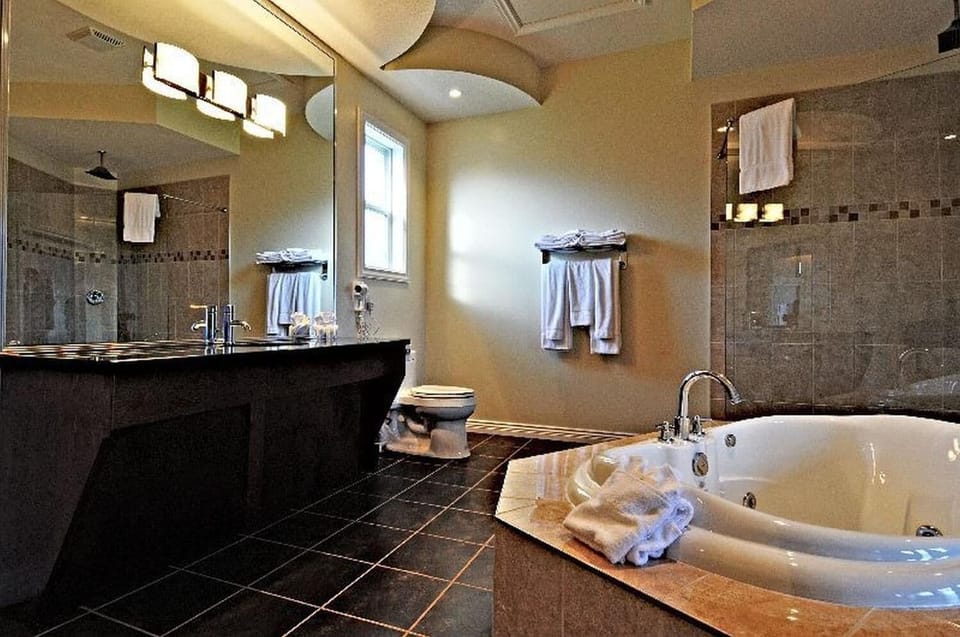 Shiraz Villa Bed and Breakfast in Osoyoos
