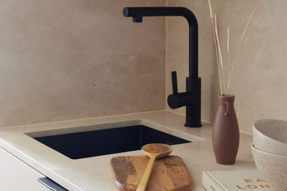 Coffee/tea maker, electric kettle