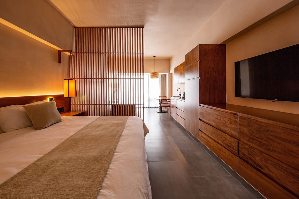 Junior Studio Suite | Premium bedding, memory foam beds, minibar, in-room safe