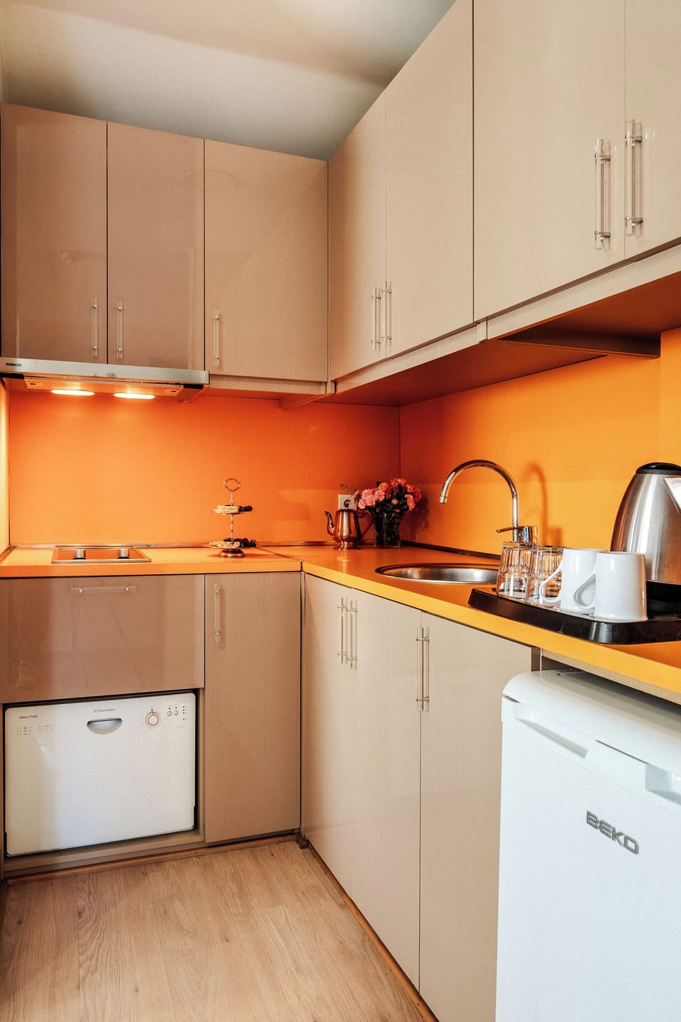 Executive Room | Private kitchen | Coffee/tea maker
