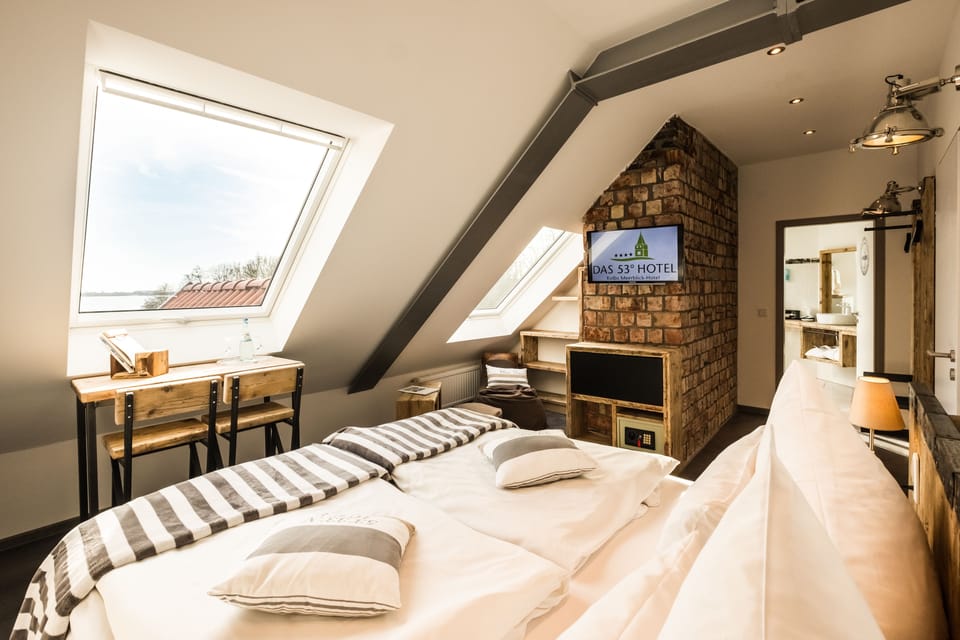Deluxe Double Room | Premium bedding, minibar, in-room safe, desk