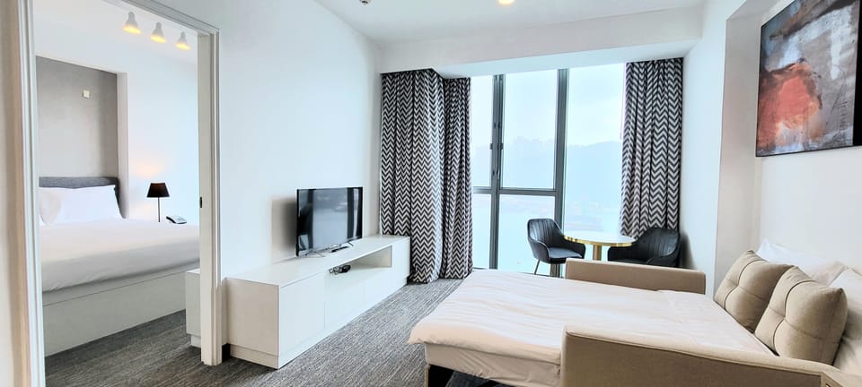 Family Seaview Suite with Sofa Bed | Minibar, soundproofing, free WiFi, bed sheets