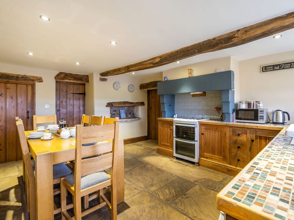 Cottage | Private kitchen | Fridge, microwave, dishwasher, electric kettle