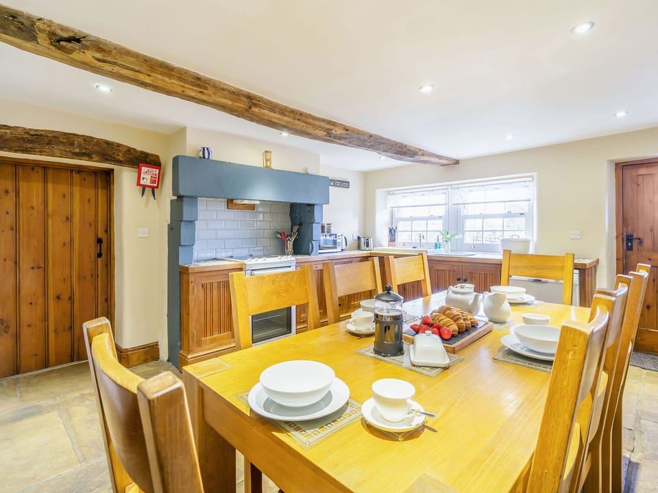 Cottage | Private kitchen | Fridge, microwave, dishwasher, electric kettle