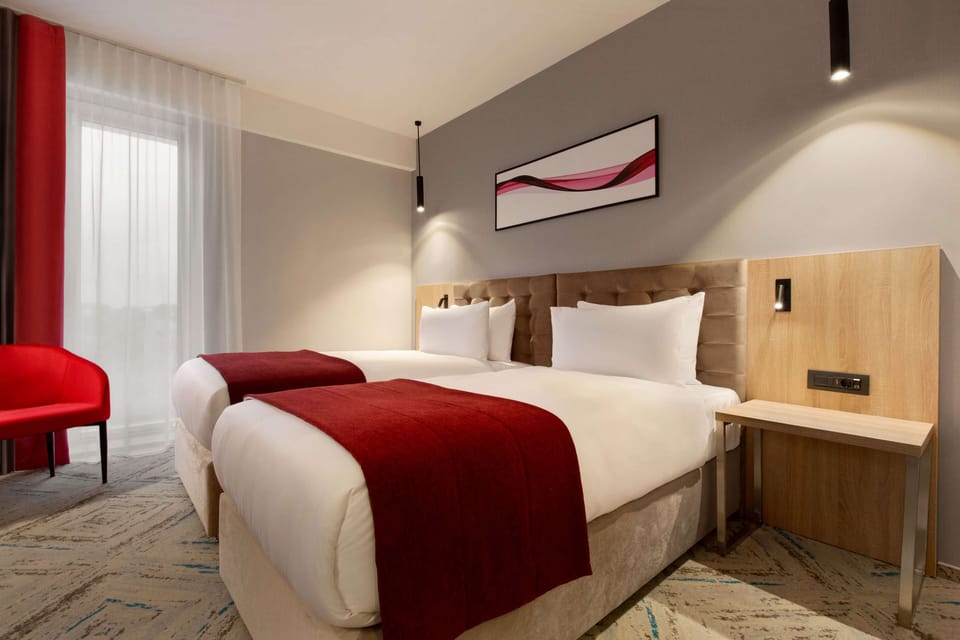 Room, 2 Twin Beds, Non Smoking | Minibar, in-room safe, desk, soundproofing