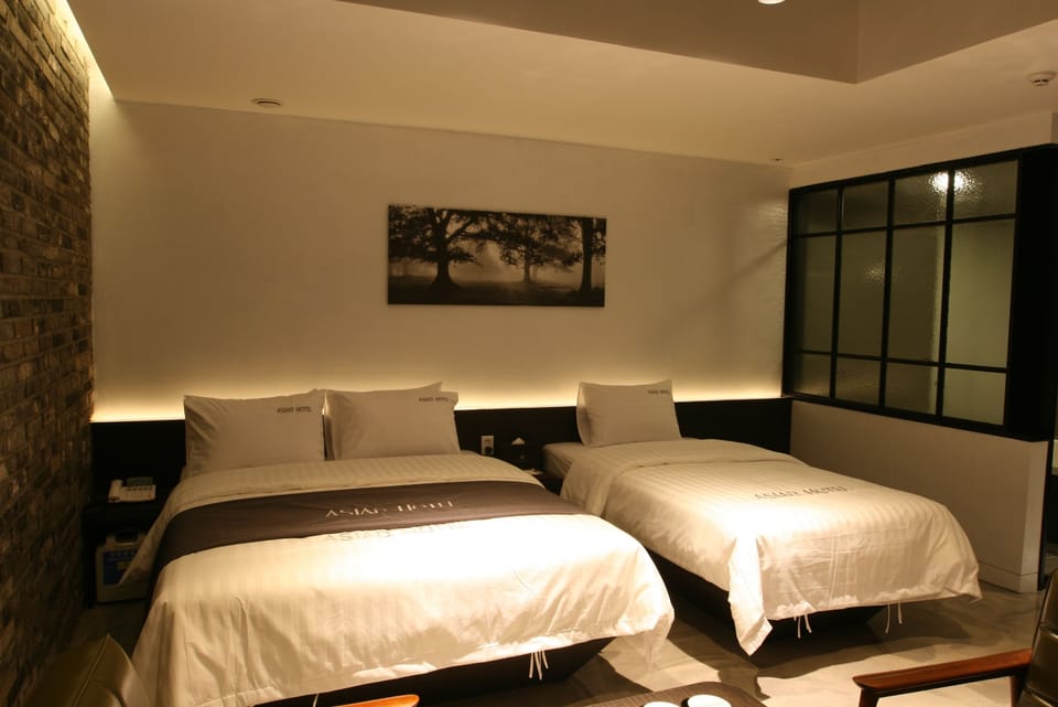 Standard Twin Room | Individually decorated, individually furnished, free WiFi, bed sheets