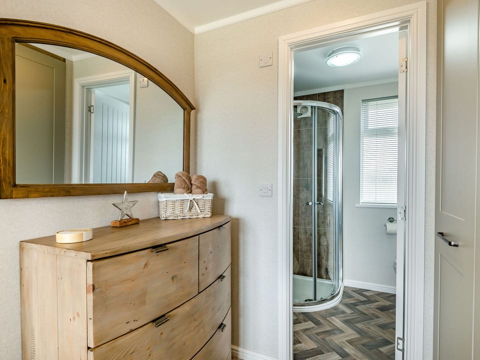 Number 46 Lakes View Cottage in Brean