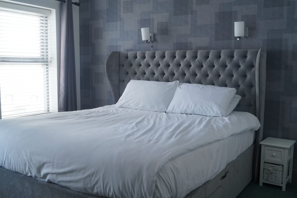 Economy Double Room, Ensuite, Sea View