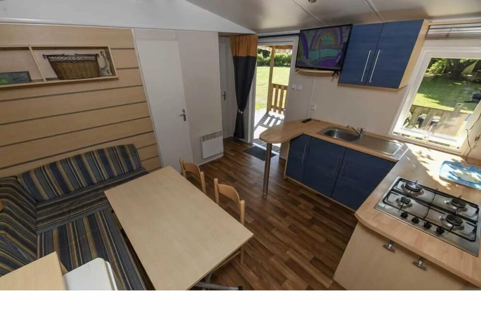Standard Cottage, Patio, Garden View | Living area | Table tennis