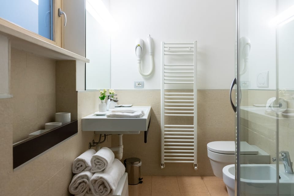 Comfort Room | Bathroom | Shower, rainfall showerhead, free toiletries, hair dryer