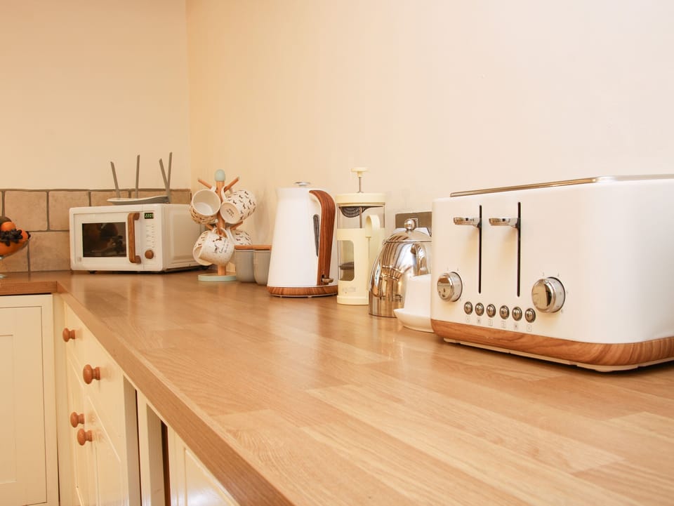 Cottage | Private kitchen | Fridge, microwave, dishwasher, electric kettle