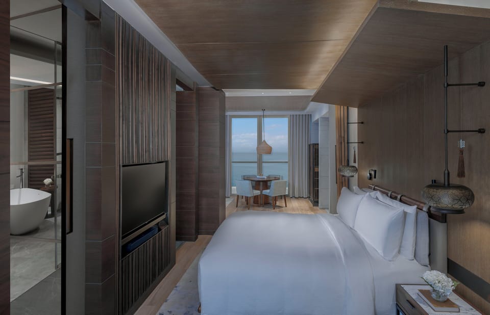 1 King 1 Bedroom Seafront Villa Club Lounge Access | Premium bedding, down comforters, Select Comfort beds, minibar
