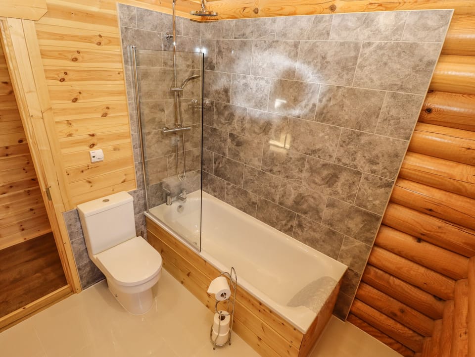 Pine Lodge Cottage in South Kesteven District