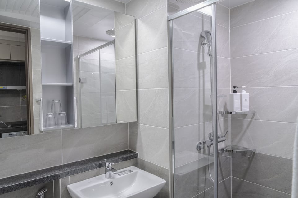 Shower, free toiletries, hair dryer, bathrobes