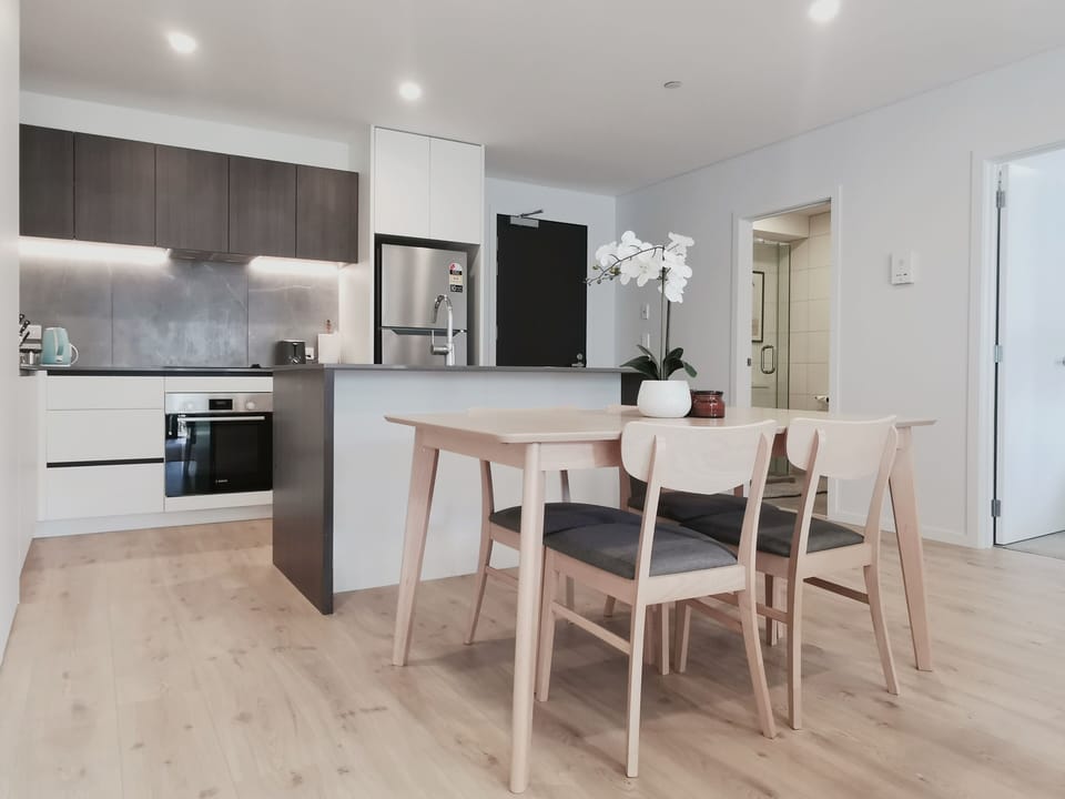 Deluxe Apartment | Private kitchen | Full-size fridge, microwave, oven, dishwasher