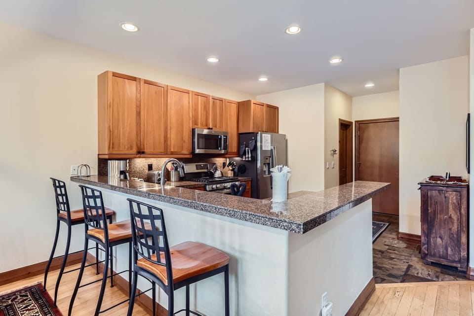 Townhome, 4 Bedrooms | Private kitchen | Coffee/tea maker, fridge, oven, toaster