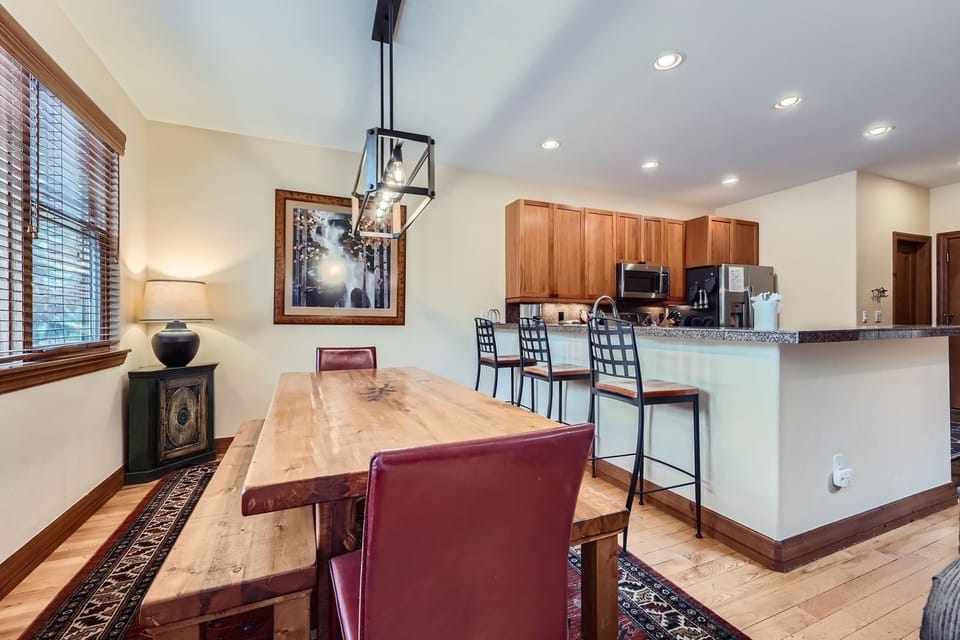 Townhome, 4 Bedrooms | Dining