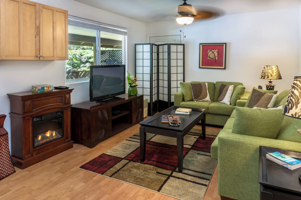 Family Bungalow | Living area | Flat-screen TV, DVD player