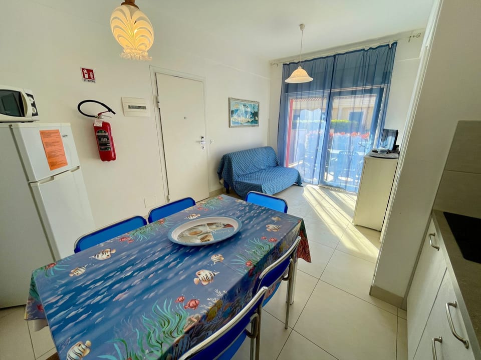 Apartment, 2 Bedrooms, Patio, Garden View | Interior