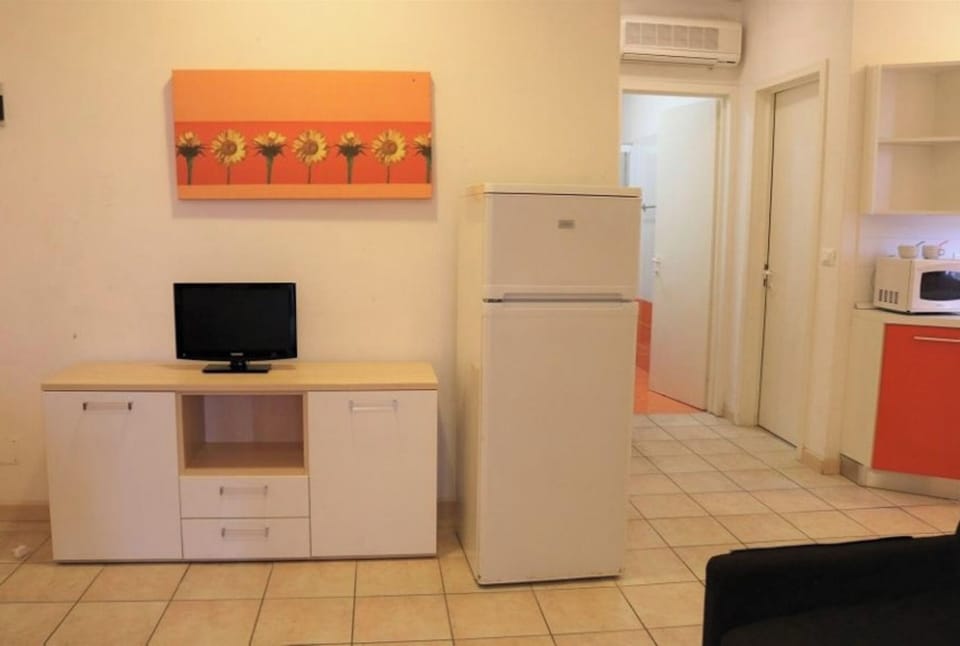 Apartment, 2 Bedrooms, Balcony | Dining room